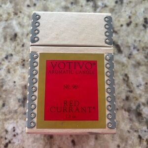 Votivo Red Currant candle